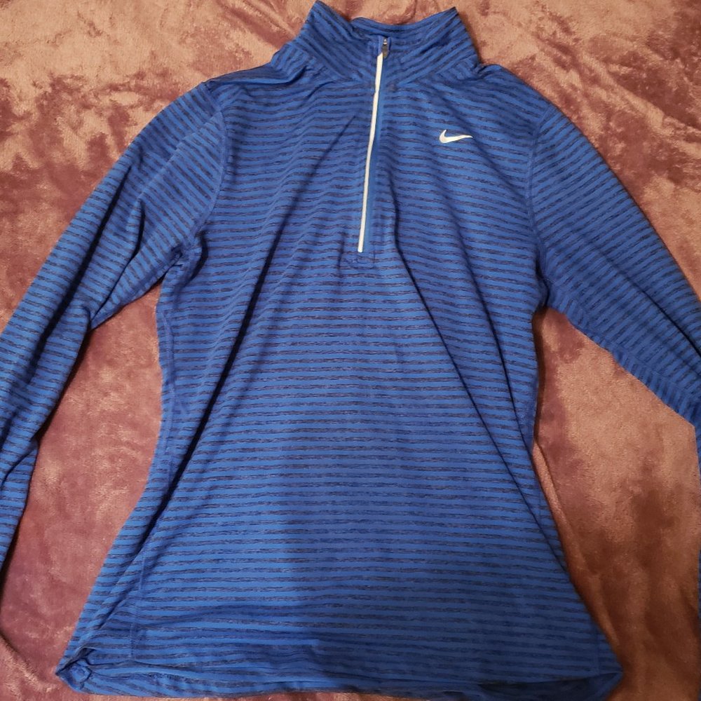 Nike light weight pullover